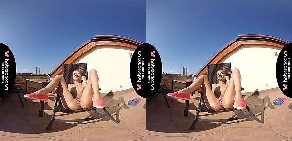  Solo girl, Sarah Kay is masturbating and moaning, in VR
